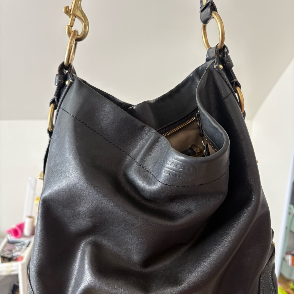 Coach vintage Black Leather Hobo Bag with Gold Hardware